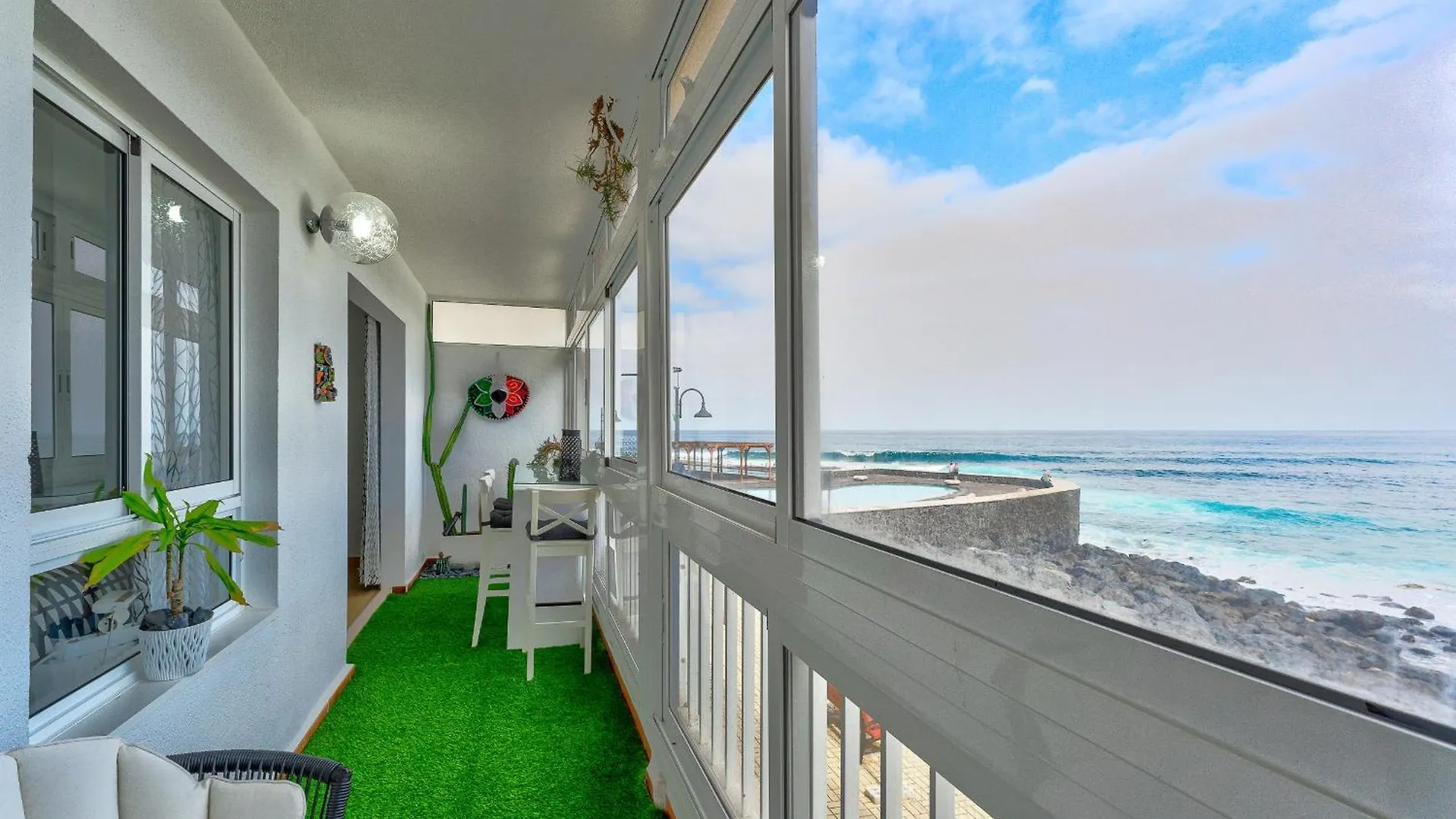 1St Line Sea View 3 Rooms Apartment In Tenerife 92M2 Bajamar  Spain